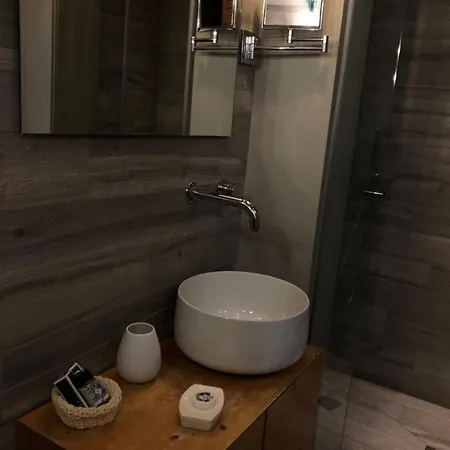 55 Bed and breakfast 4*